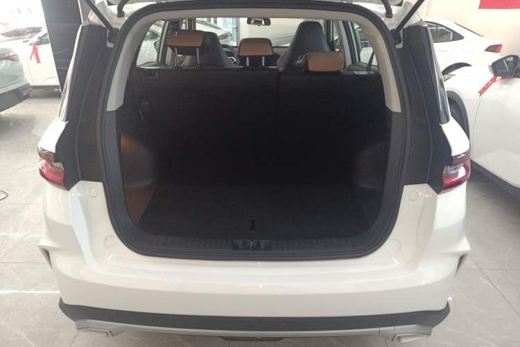 Used Geely Auto Haoyue PRO 2024 1.5T DCT Crosswise Edition Trunk