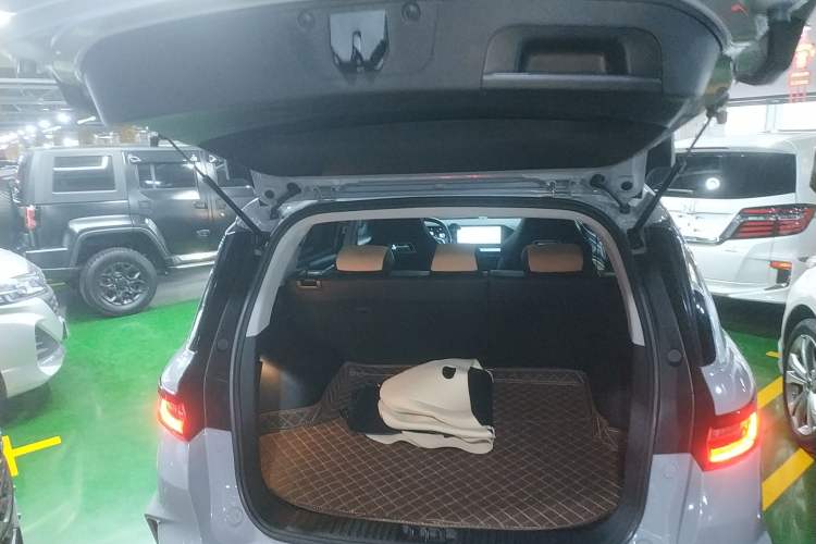 Used Geely Auto Haoyue PRO 2024 1.5T DCT Crosswise Edition Trunk