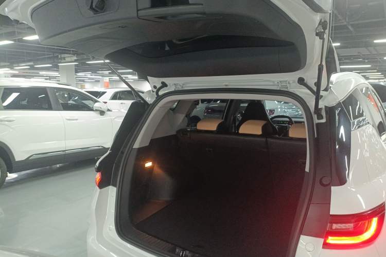 Used Geely Auto Haoyue PRO 2024 1.5T DCT Zongheng+ Trunk