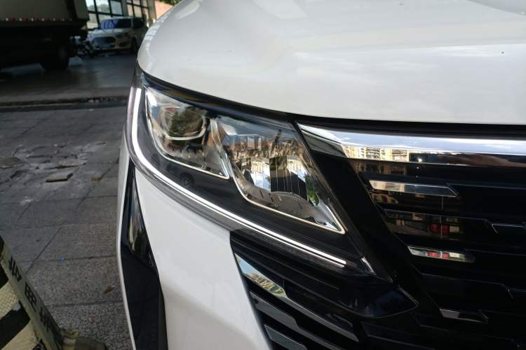 Used Geely Auto Haoyue PRO 2025 1.5T DCT Zongheng + New Year Supreme Edition Right Front Headlight