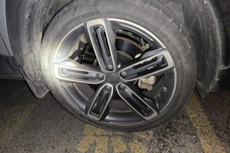 Used Geely Auto icon 2020 300T Galaxy Limited Edition Right Front Wheel Hub