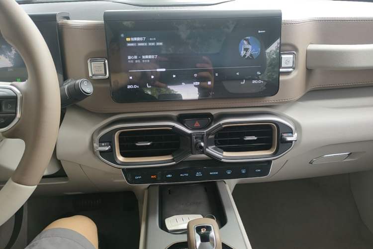 Used Geely Auto icon 2020 1.5TD i9 Audio And AC Panel