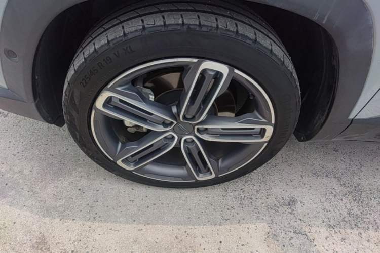 Used Geely Auto icon 2020 300T Galaxy Limited Edition Left Front Wheel Hub