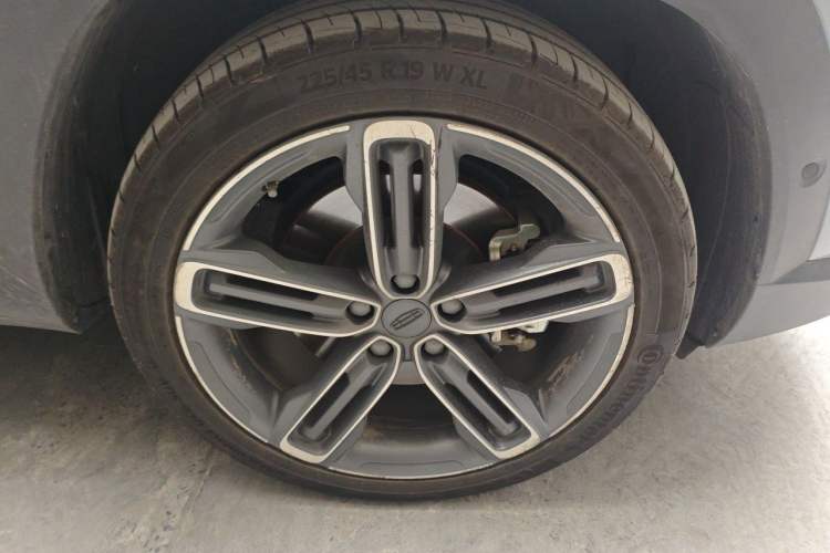 Used Geely Auto icon 2020 300T Galaxy Limited Edition Right Front Wheel Hub