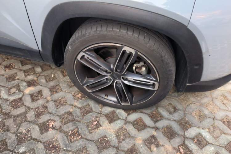 Used Geely Auto icon 2020 300T Galaxy Limited Edition Right Front Wheel Hub