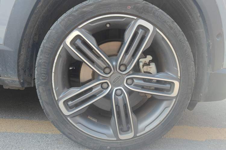 Used Geely Auto icon 2020 300T Galaxy Limited Edition Right Front Wheel Hub