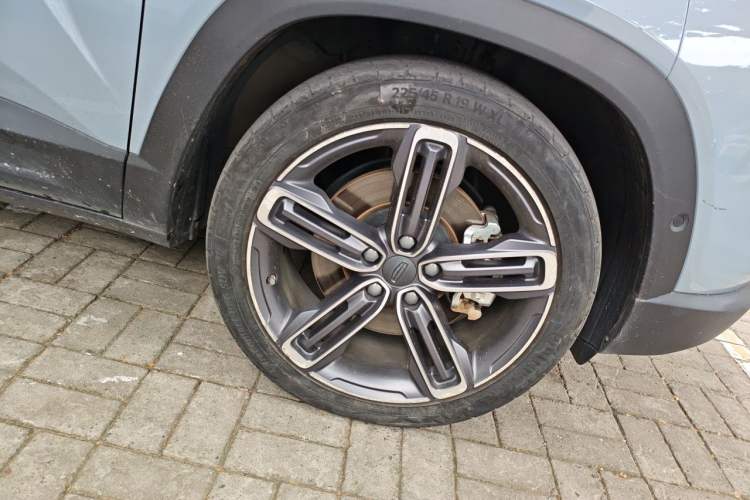 Used Geely Auto icon 2020 300T Galaxy Limited Edition Right Front Wheel Hub