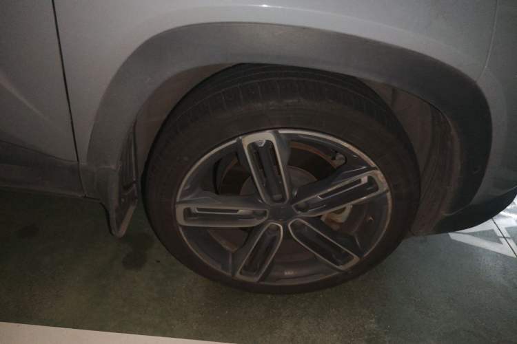 Used Geely Auto icon 2020 300T Galaxy Limited Edition Right Front Wheel Hub