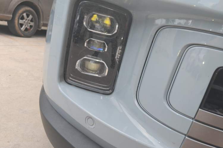 Used Geely Auto icon 2020 300T Galaxy Limited Edition Right Front Headlight