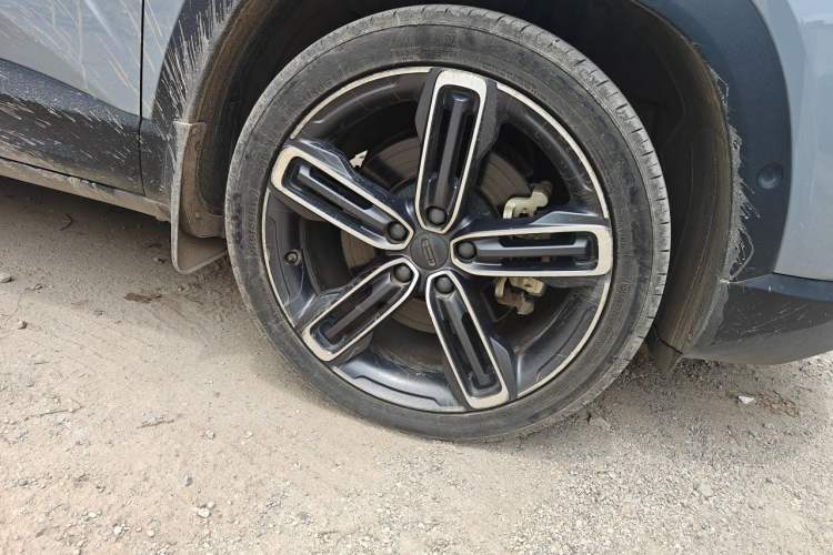 Used Geely Auto icon 2020 300T Galaxy Limited Edition Right Front Wheel Hub