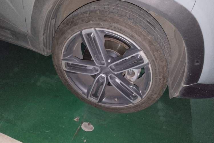 Used Geely Auto icon 2020 300T Galaxy Limited Edition Right Front Wheel Hub