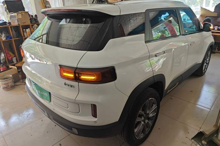 Used Geely Auto icon 2020 1.5TD i9 BSG Rear Right 45 Deg