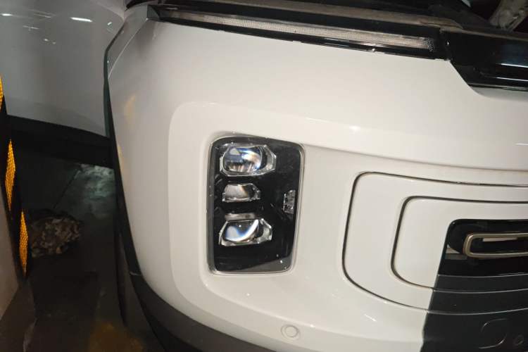 Used Geely Auto icon 2020 300T Galaxy Limited Edition Right Front Headlight