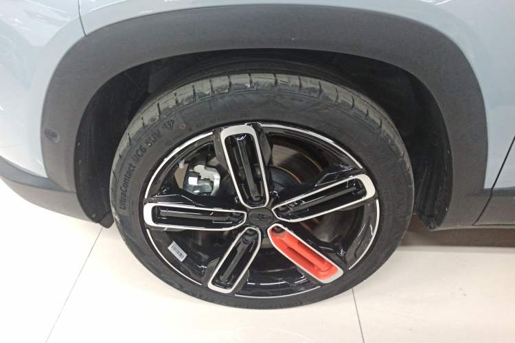 Used Geely Auto icon 2021 1.5TD Passionate Edition Left Front Wheel Hub