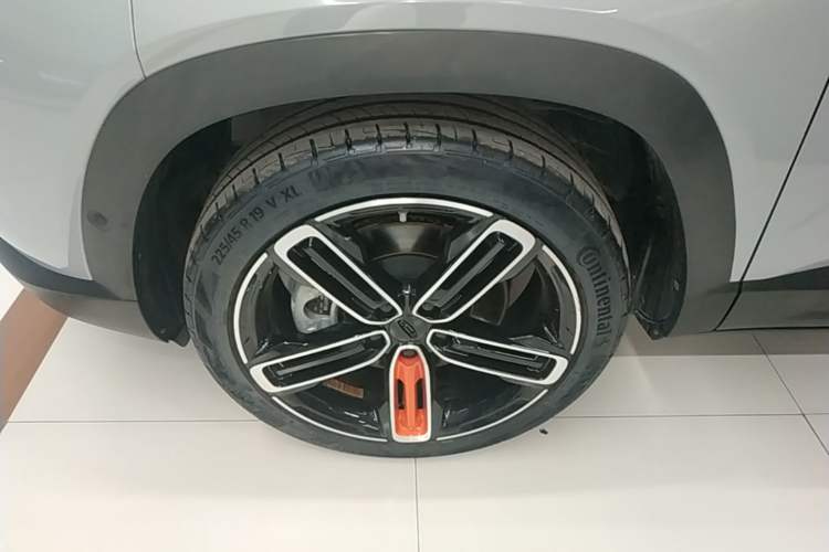 Used Geely Auto icon 2021 1.5TD Passionate Edition Left Front Wheel Hub