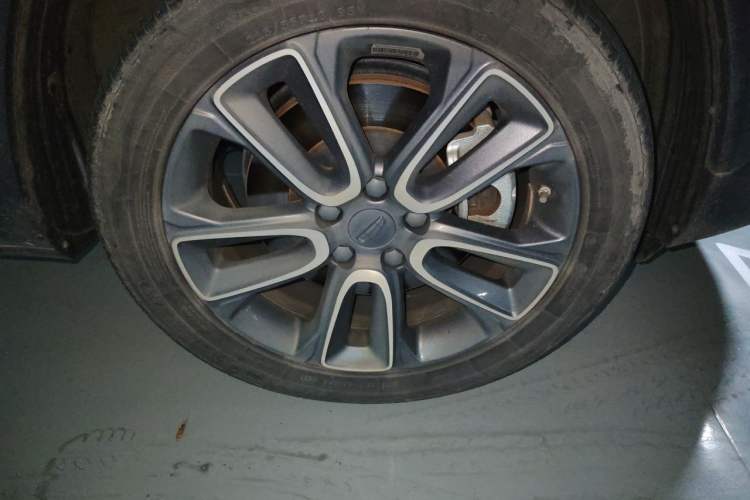 Used Geely Auto icon 2021 1.5TD Passionate Edition Right Front Wheel Hub
