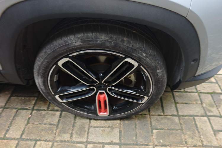 Used Geely Auto icon 2021 1.5TD Passionate Edition Right Front Wheel Hub