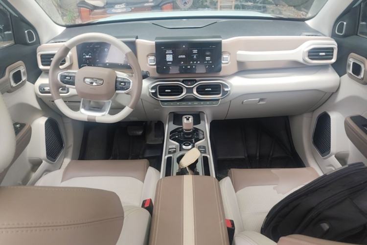 Used Geely Auto icon 2022 1.5TD Qingyuan Limited Edition Center Console
