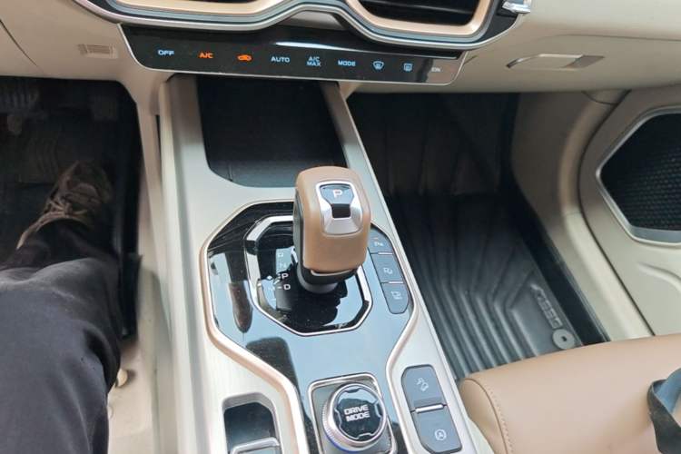 Used Geely Auto icon 2022 1.5TD Qingyuan Limited Edition Gear Lever