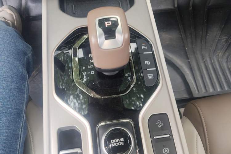 Used Geely Auto icon 2022 1.5TD Qingyuan Limited Edition Gear Lever