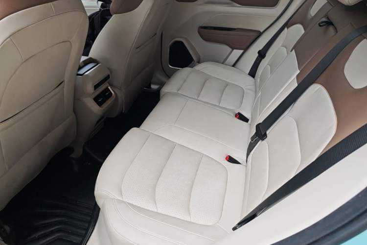 Used Geely Auto icon 2022 1.5TD Qingyuan Limited Edition Left Rear Seat