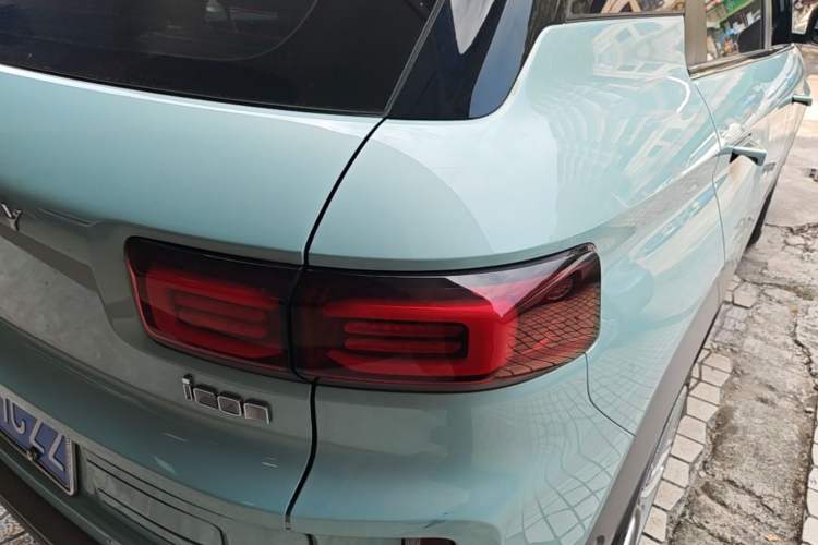 Used Geely Auto icon 2022 1.5TD Qingyuan Limited Edition Right Rear Taillight
