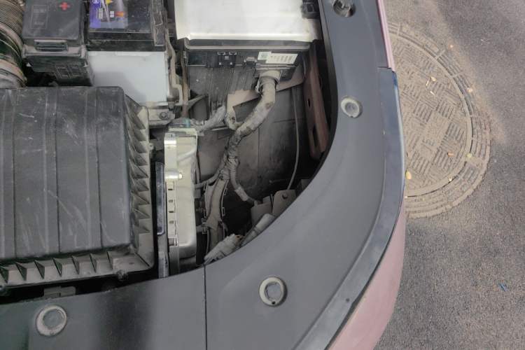 Used Geely Auto icon 2022 1.5TD Qingyuan Limited Edition Engine Bay Left