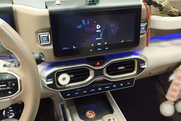 Used Geely Auto icon 2022 1.5TD Qingyuan Limited Edition Audio And AC Panel