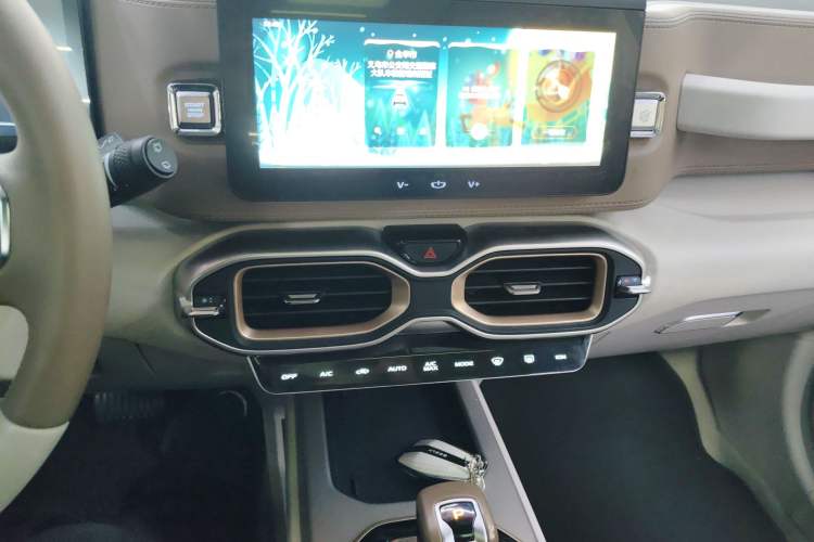 Used Geely Auto icon 2022 1.5TD Qingyuan Limited Edition Audio And AC Panel