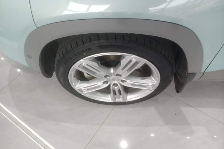 Used Geely Auto icon 2022 1.5TD Qingyuan Limited Edition Left Front Wheel Hub