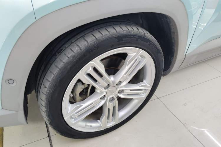 Used Geely Auto icon 2022 1.5TD Qingyuan Limited Edition Left Front Wheel Hub