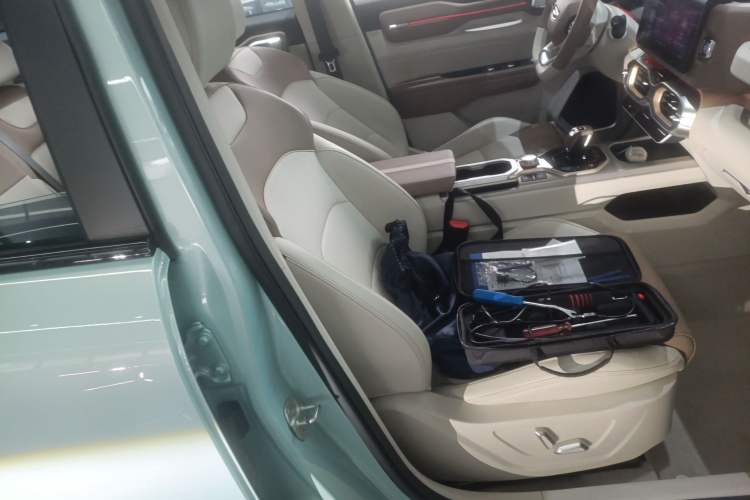 Used Geely Auto icon 2022 1.5TD Qingyuan Limited Edition Right Front Seat