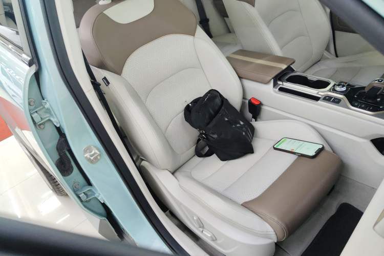 Used Geely Auto icon 2022 1.5TD Qingyuan Limited Edition Right Front Seat