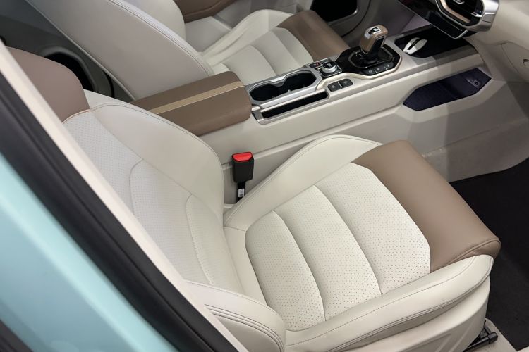 Used Geely Auto icon 2022 1.5TD Qingyuan Limited Edition Right Front Seat