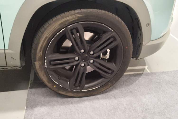 Used Geely Auto icon 2022 1.5TD Qingyuan Limited Edition Right Front Wheel Hub
