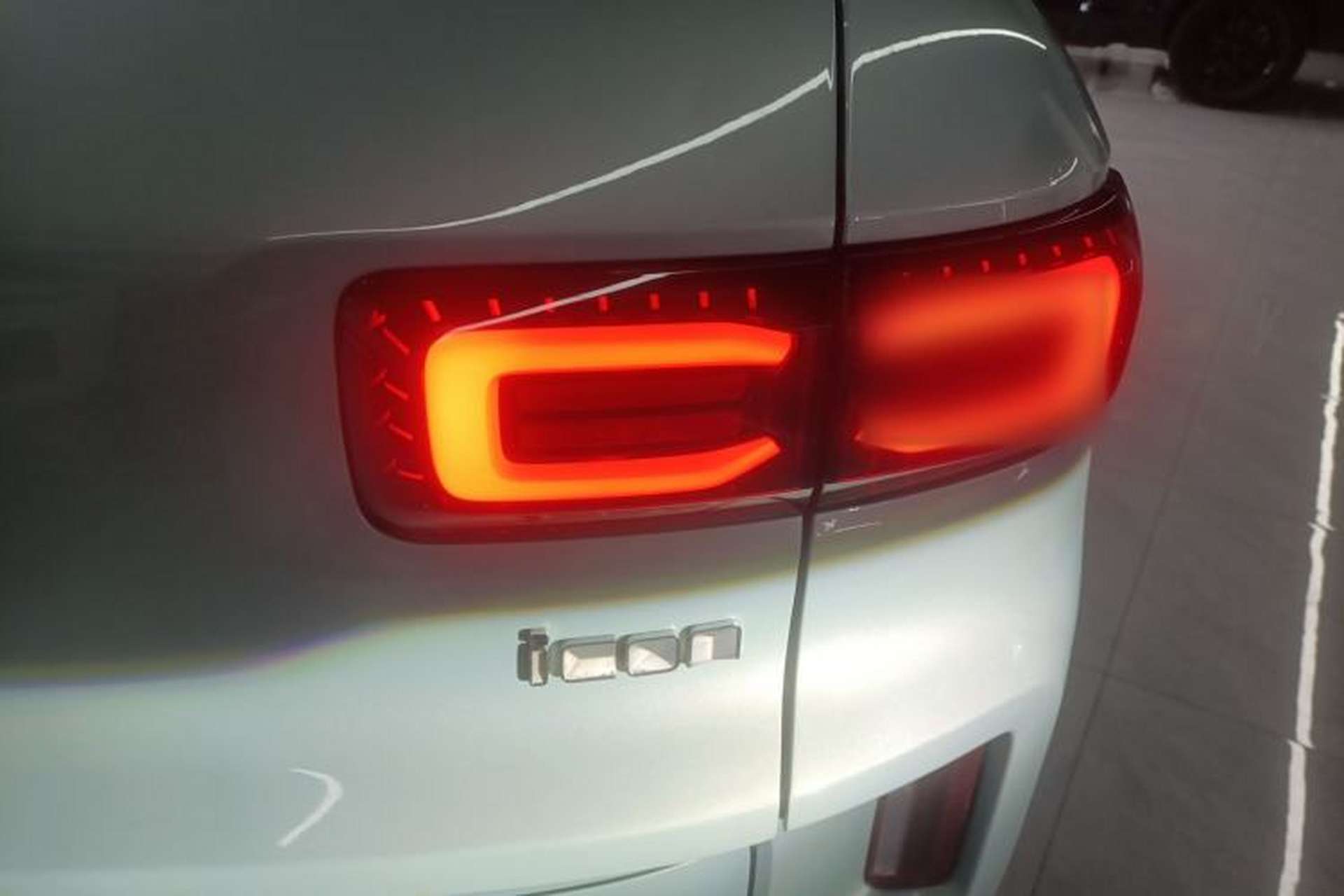 Used Geely Auto icon 2022 1.5TD Qingyuan Limited Edition Right Rear Taillight