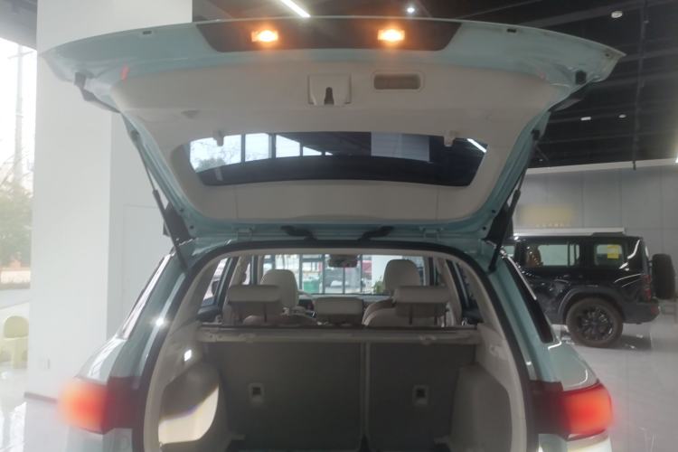 Used Geely Auto icon 2022 1.5TD Qingyuan Limited Edition Trunk