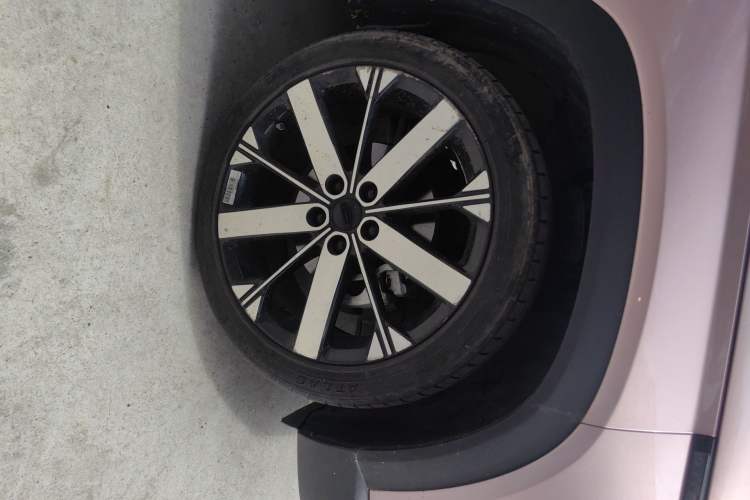 Used Geely Auto icon 2022 1.5TD Qingyuan Limited Edition Right Front Wheel Hub