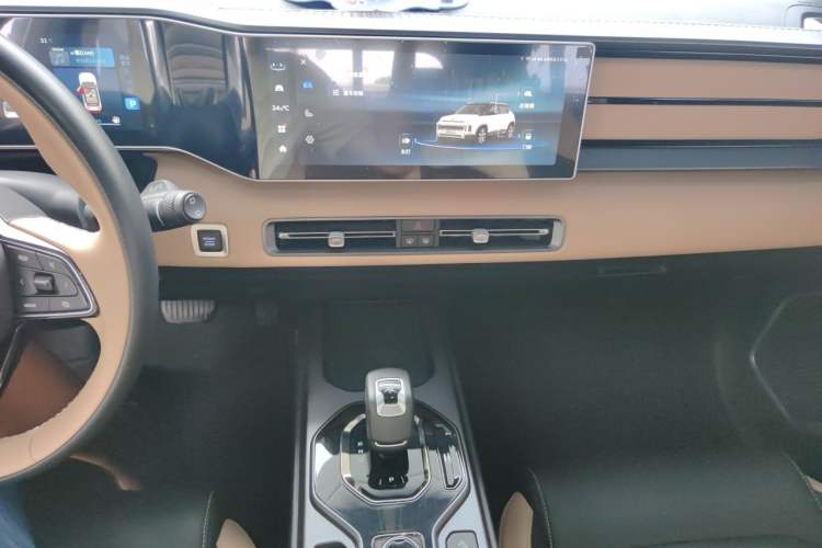 Used Geely Auto icon 2022 1.5TD Qingyuan Limited Edition Audio And AC Panel