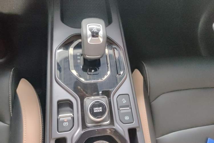 Used Geely Auto icon 2022 1.5TD Qingyuan Limited Edition Gear Lever