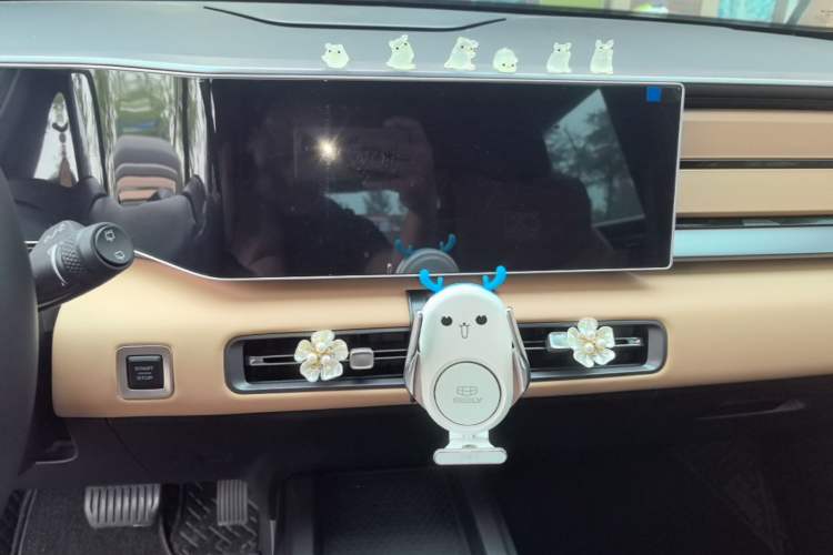 Used Geely Auto icon 2023 1.5TD Chocolate Luxe Edition Audio And AC Panel
