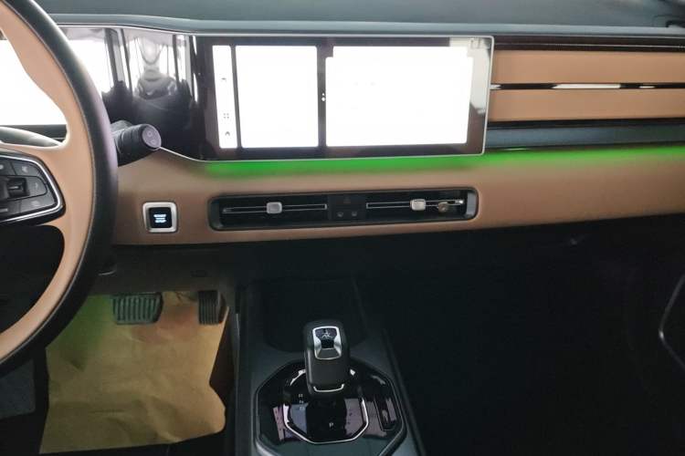 Used Geely Auto icon 2023 1.5TD Chocolate Smoothie Edition Audio And AC Panel