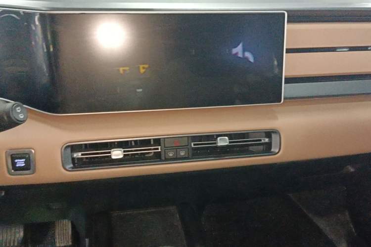 Used Geely Auto icon 2023 1.5TD Chocolate Smoothie Edition Audio And AC Panel