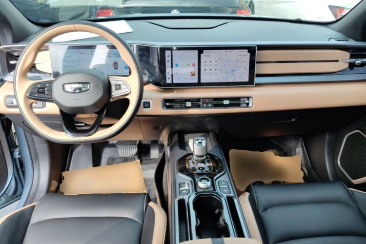 Used Geely Auto icon 2023 1.5TD Chocolate Smoothie Edition Center Console
