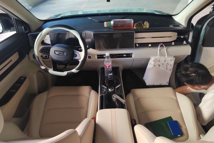 Used Geely Auto icon 2023 1.5TD Chocolate Smoothie Edition Center Console