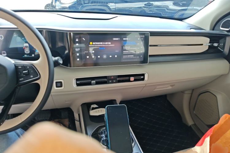 Used Geely Auto icon 2023 1.5TD Chocolate Smoothie Edition Center Console