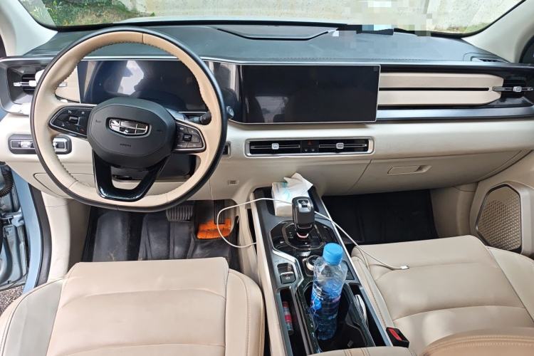 Used Geely Auto icon 2023 1.5TD Chocolate Smoothie Edition Center Console