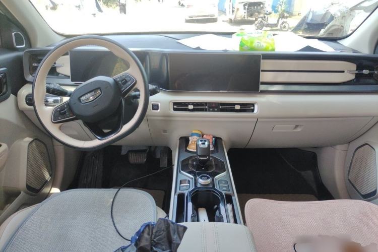 Used Geely Auto icon 2023 1.5TD Chocolate Smoothie Edition Center Console