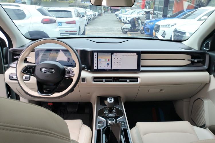 Used Geely Auto icon 2023 1.5TD Chocolate Smoothie Edition Center Console