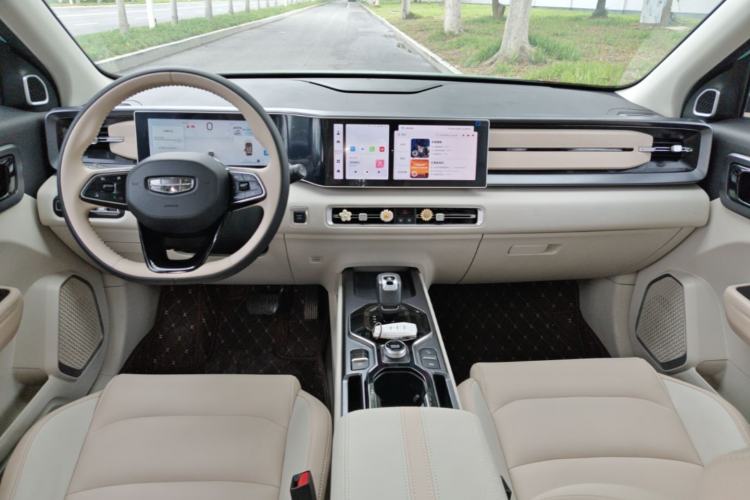 Used Geely Auto icon 2023 1.5TD Chocolate Smoothie Edition Center Console
